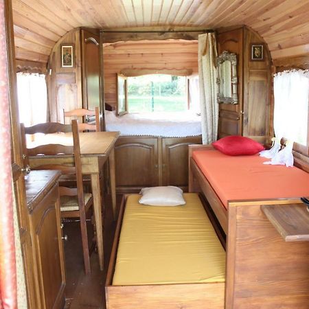 Bed and Breakfast Roulotte Montfee Semezanges Екстер'єр фото