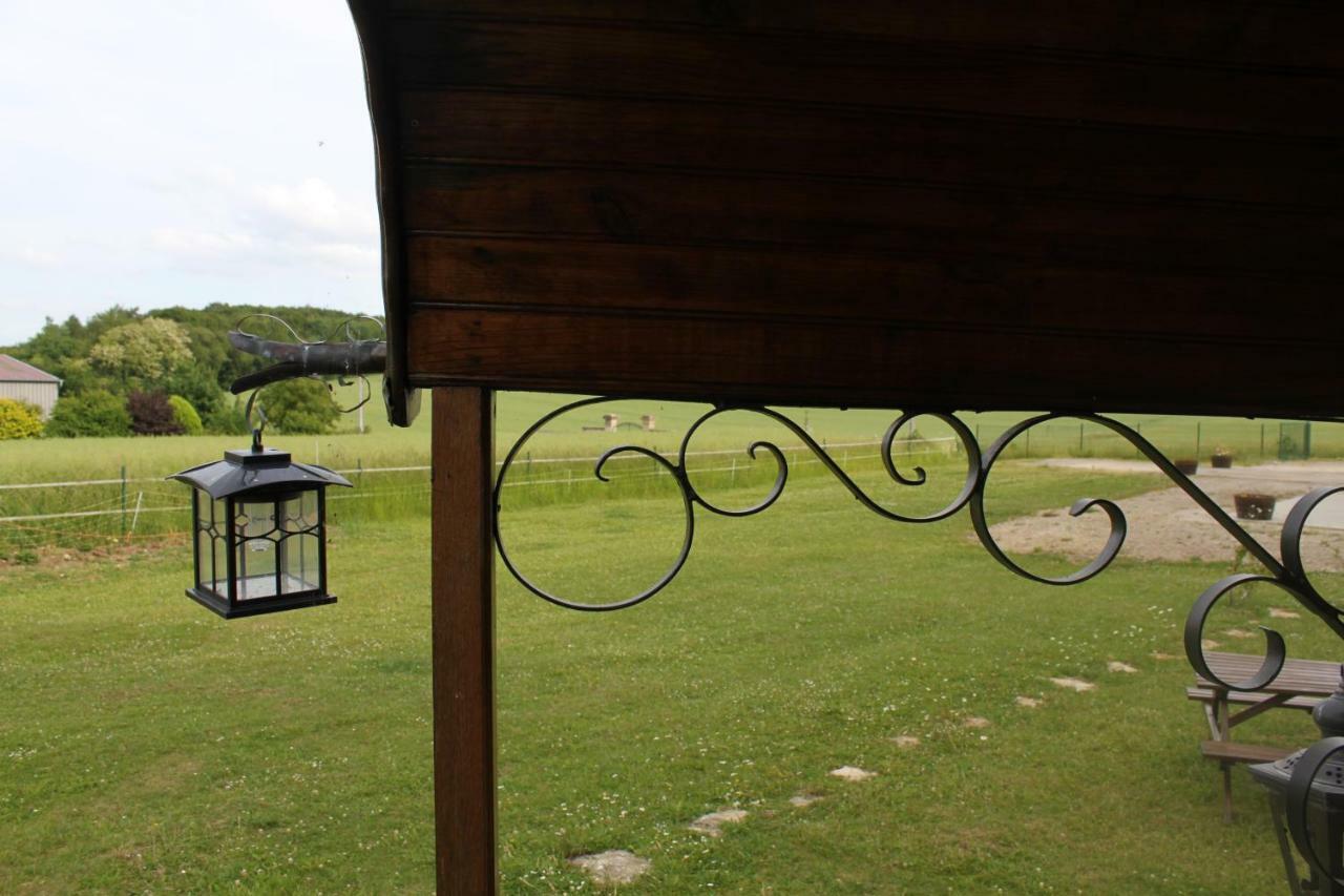 Bed and Breakfast Roulotte Montfee Semezanges Екстер'єр фото