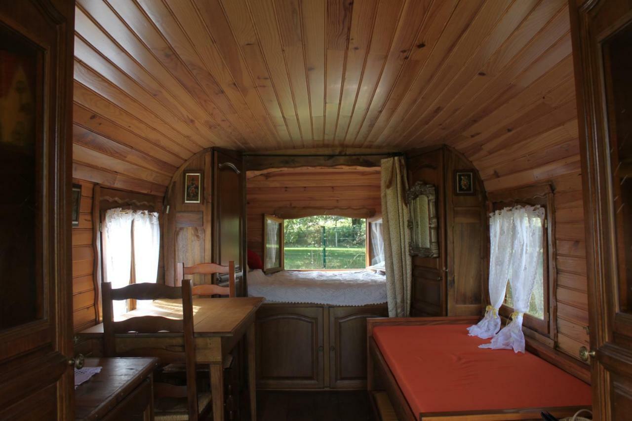 Bed and Breakfast Roulotte Montfee Semezanges Екстер'єр фото